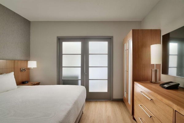 Hyatt Place at Anaheim Resort / Convention Center image 2